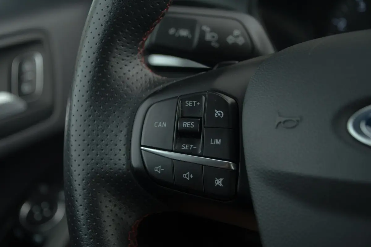 1.0 EcoBoost Titanium ST-line| Cruise | Navi