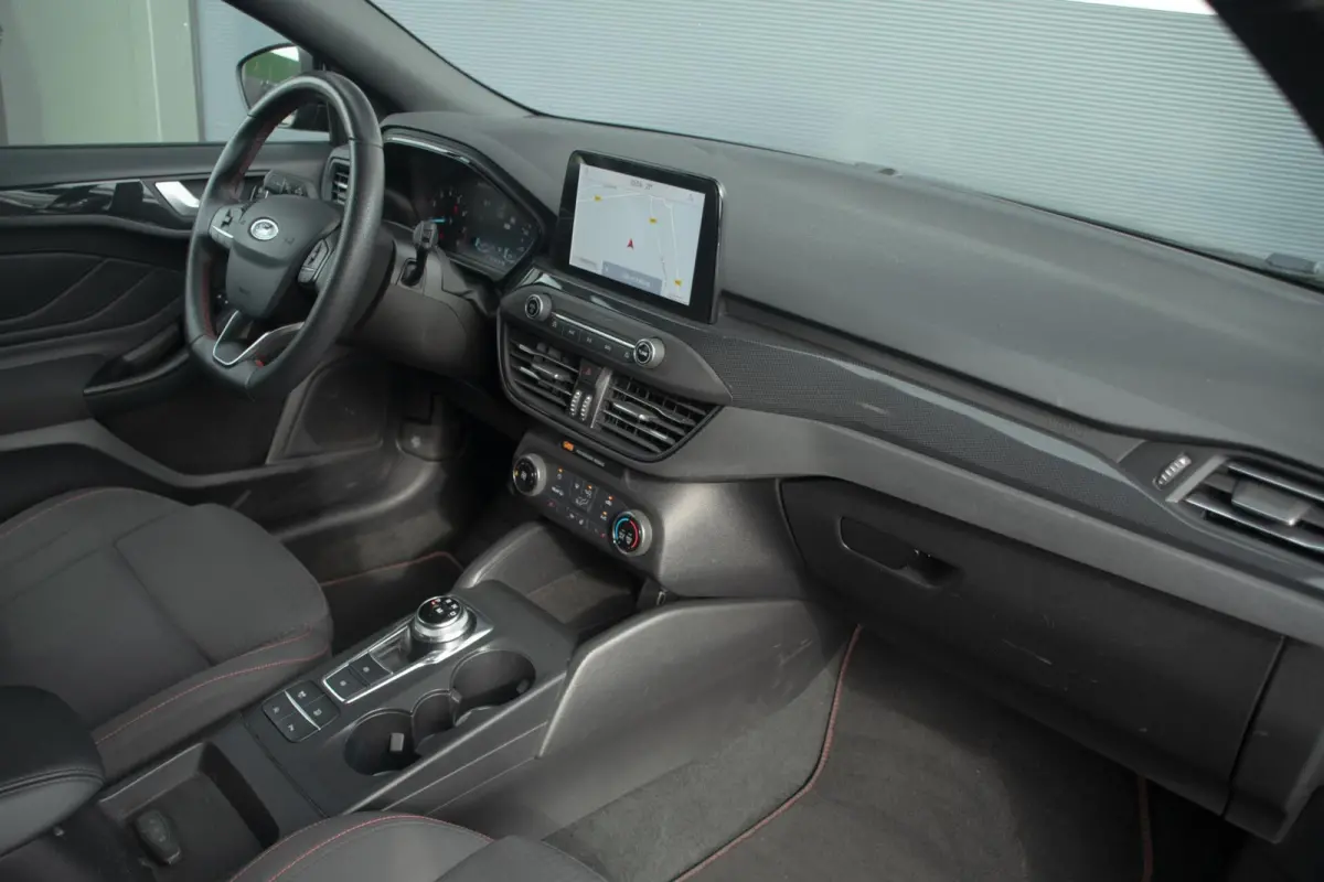 1.0 EcoBoost Titanium ST-line| Cruise | Navi
