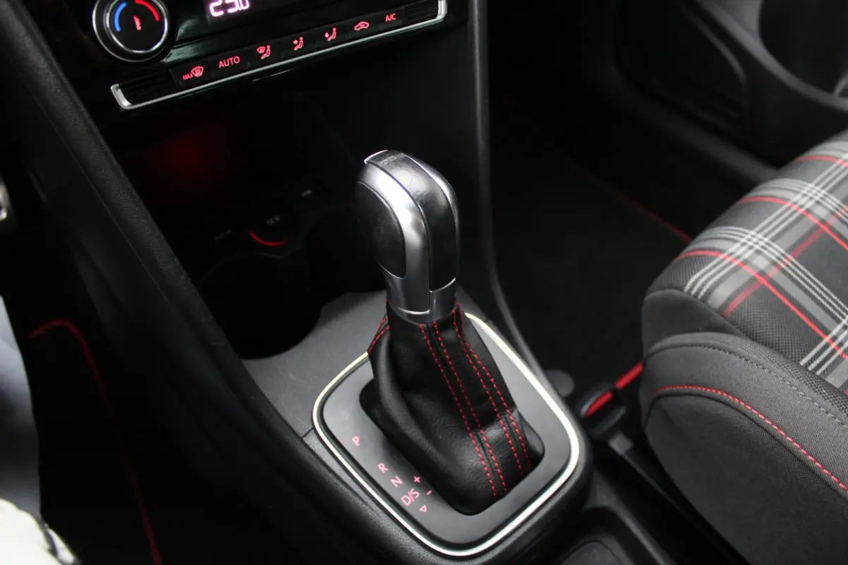 1.8 TSI GTI DSG|18''GTI|NAVI|SPORTONDERSTEL|FULL LED|FLIPPERS|BOM VOL