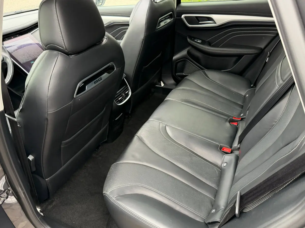 Luxury 70 kWh l PANO l ACC l SFEERVERL.