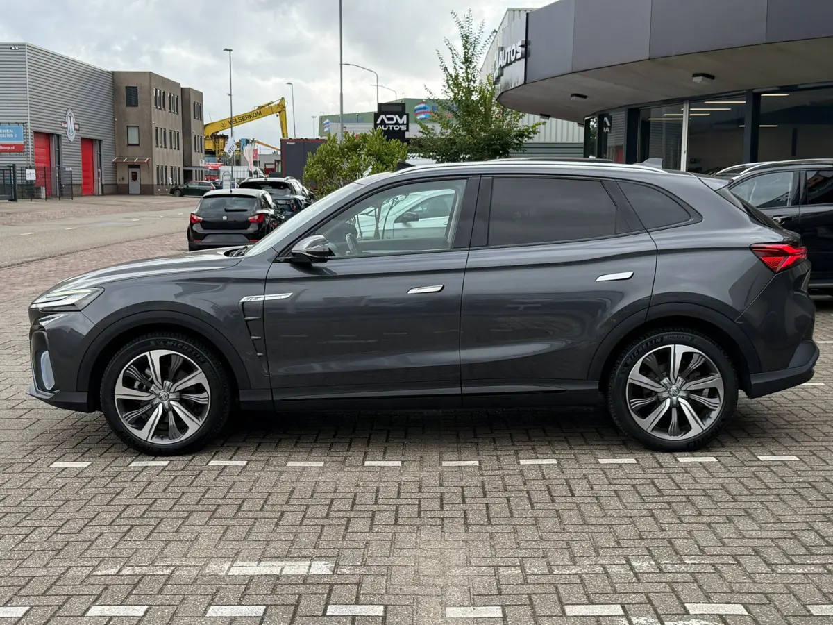 Luxury 70 kWh l PANO l ACC l SFEERVERL.