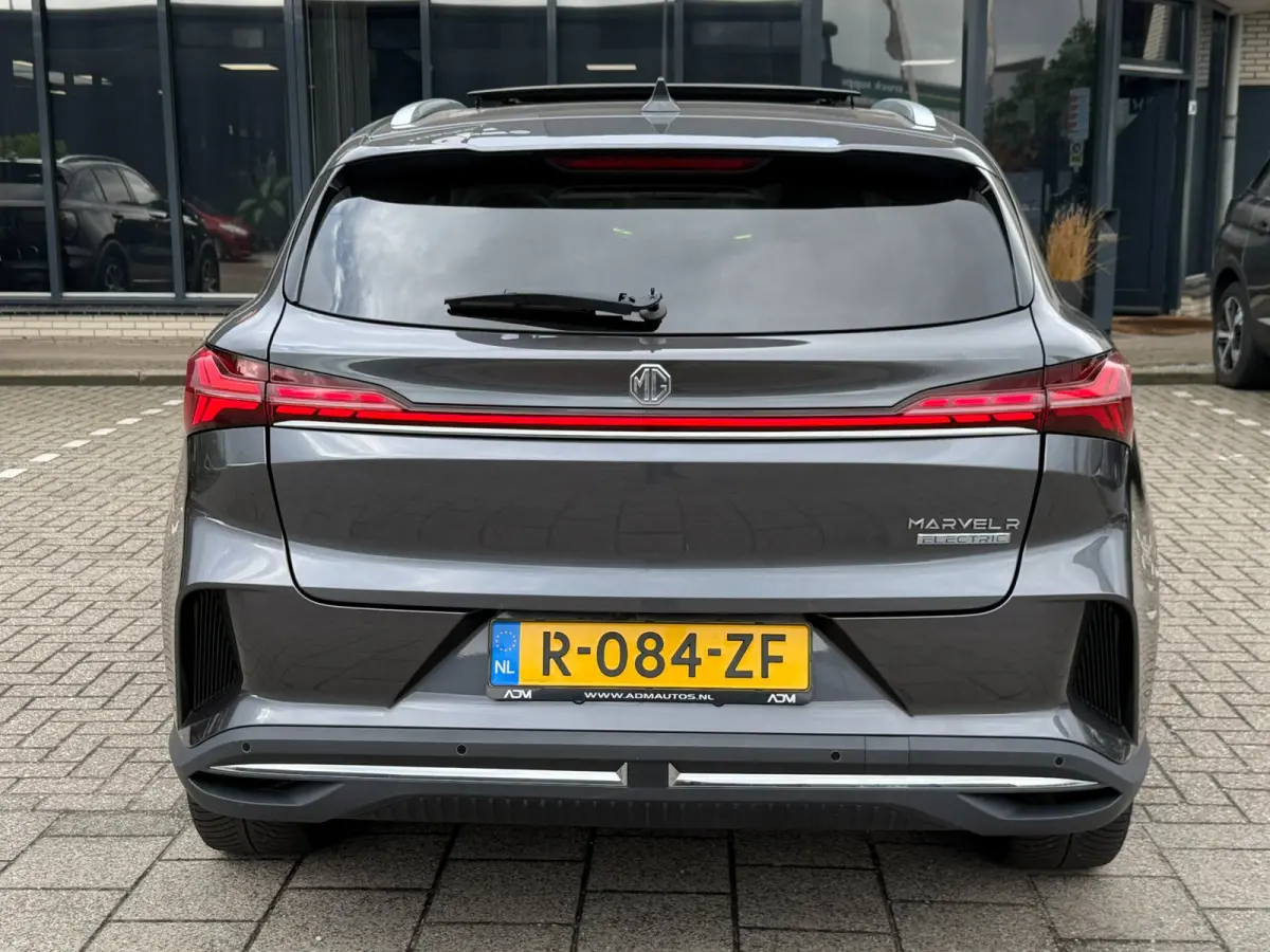 Luxury 70 kWh l PANO l ACC l SFEERVERL.