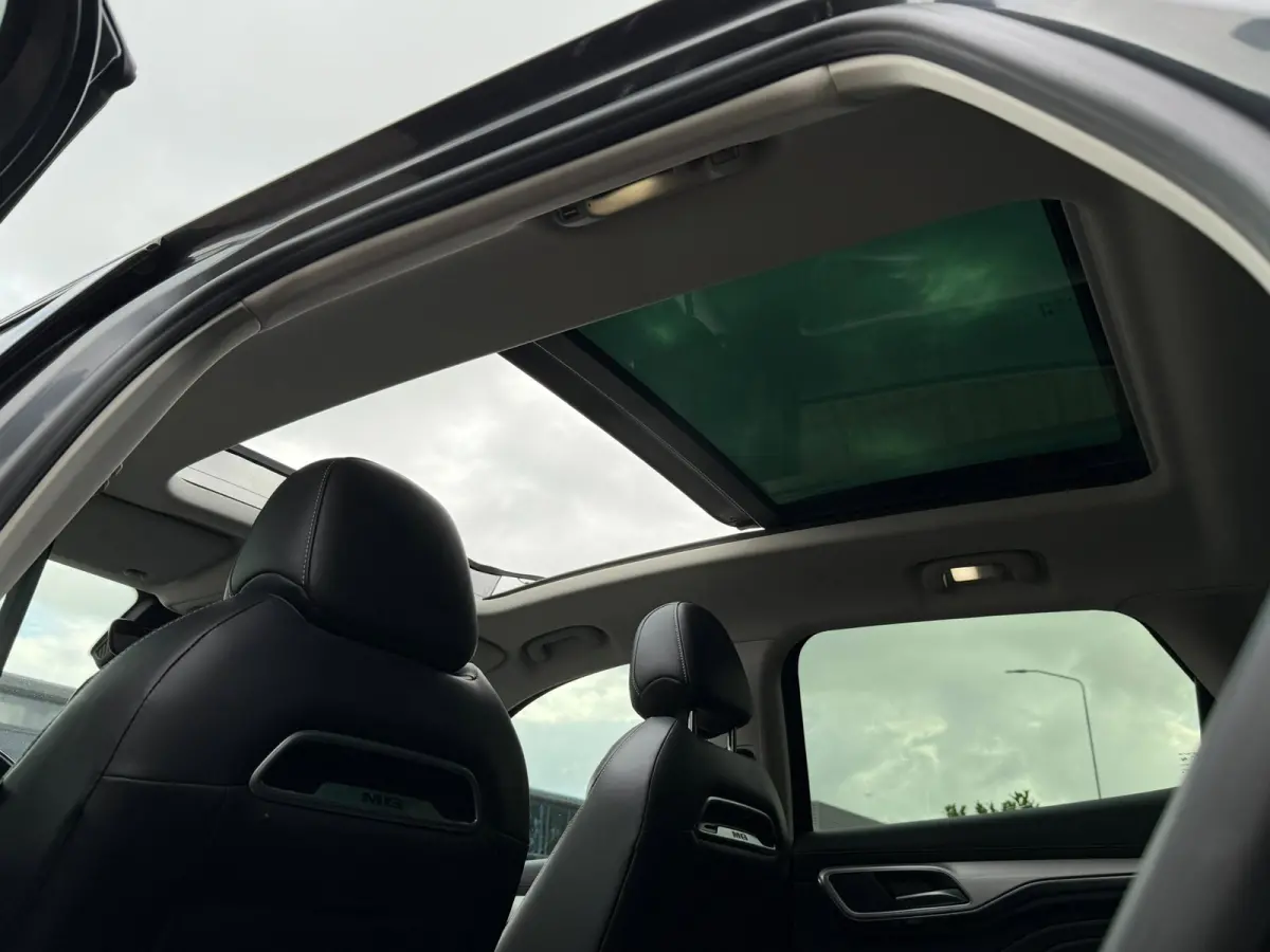 Luxury 70 kWh l PANO l ACC l SFEERVERL.