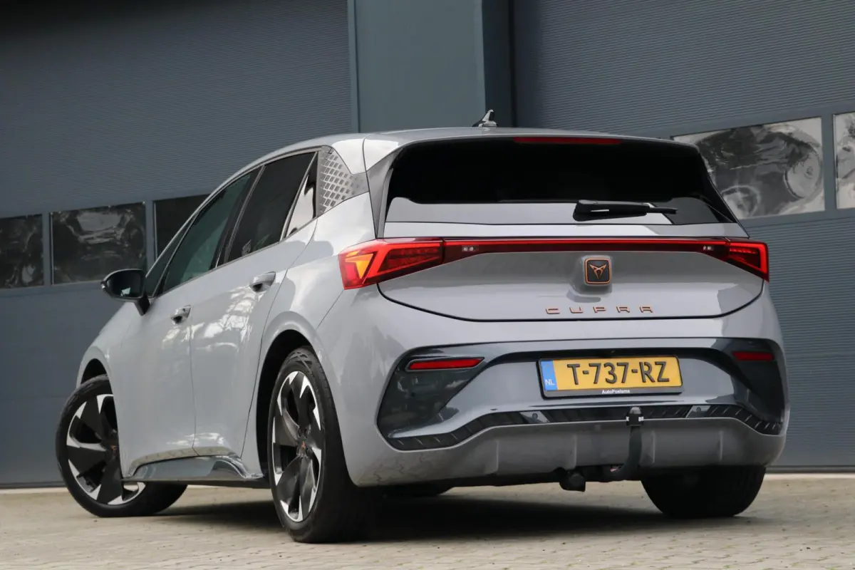 Adrenaline|82 kWh| AdaptiveCruise Trekhaak PrivacyGlass AppleCarplay ParkAssist LaneAssist Premium-Uitrusting 72000KM BJ2023