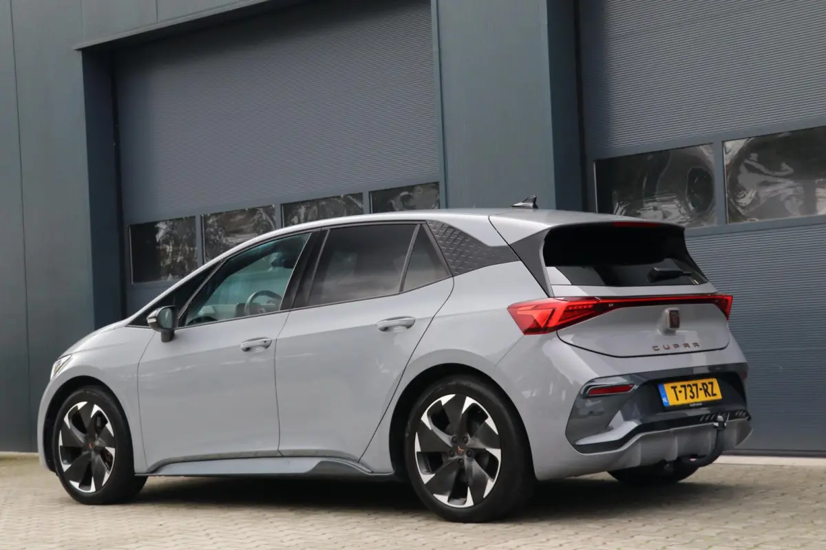 Adrenaline|82 kWh| AdaptiveCruise Trekhaak PrivacyGlass AppleCarplay ParkAssist LaneAssist Premium-Uitrusting 72000KM BJ2023