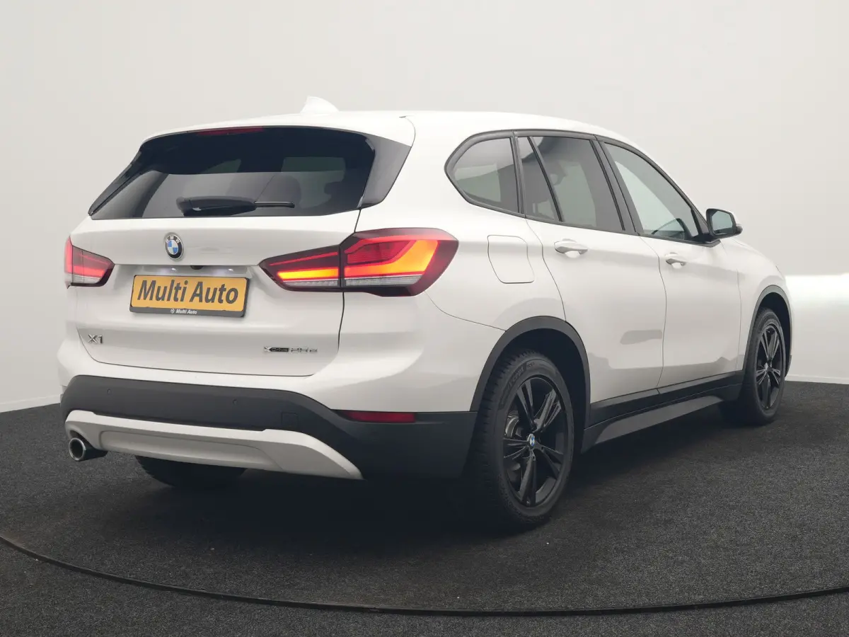 xDrive25e PHEV 221pk Dealer O.H. | Adaptive Cruise | Head Up | Camera | Harman / Kardon | Stoelen Memory & Verwarmd | Navigatie | DAB | Plug In Hybrid |