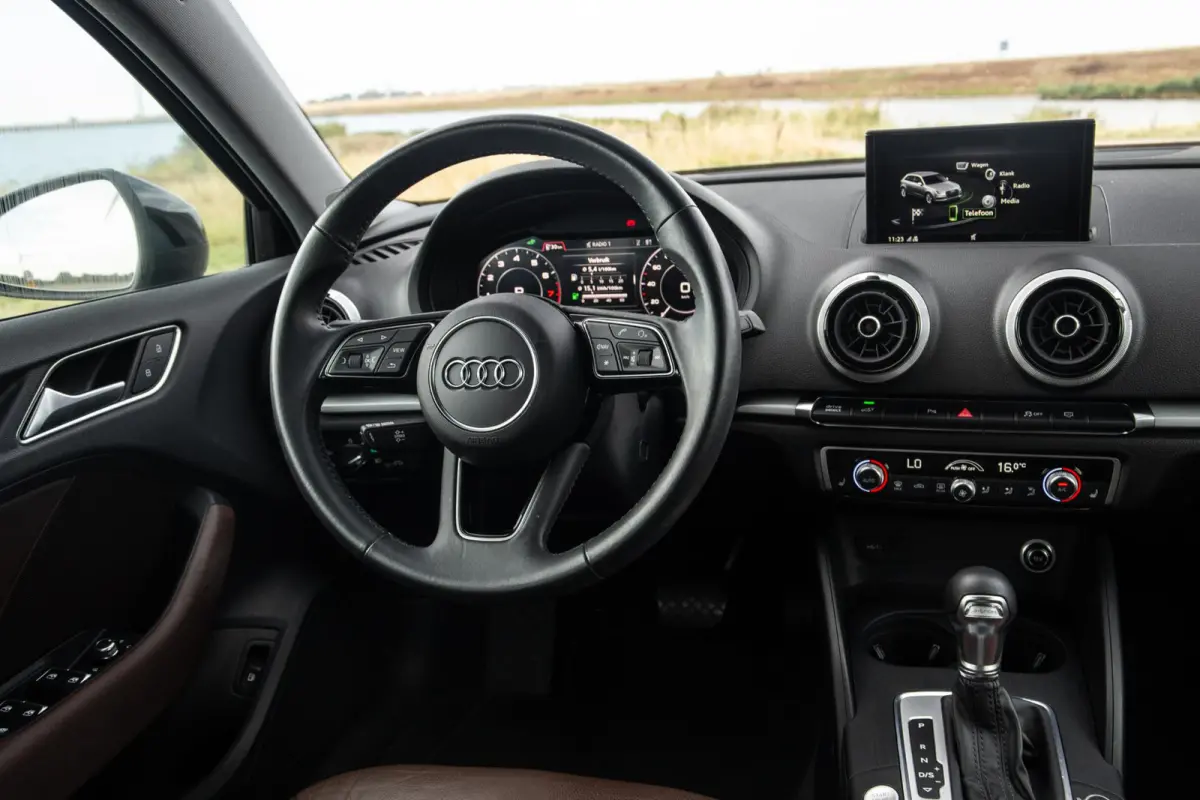 40 TFSI e Edition AIRCO / CRUISE CONTROLE / BRUIN LEER / AUTOMAAT / PHEV
