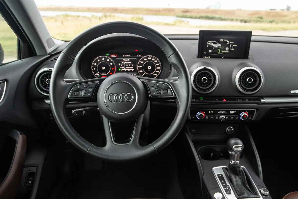 40 TFSI e Edition AIRCO / CRUISE CONTROLE / BRUIN LEER / AUTOMAAT / PHEV