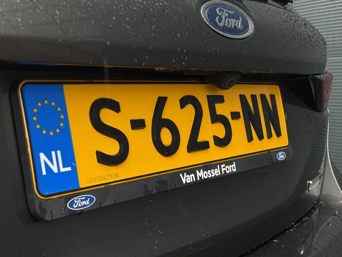 1.0 EcoBoost Hybrid ST-Line X | VOLLEDIG DEALER ONDERHOUDEN | WINTER PACK | CAMERA | ADAPTIVE CRUISE CONTROL | NAVI | LMV |