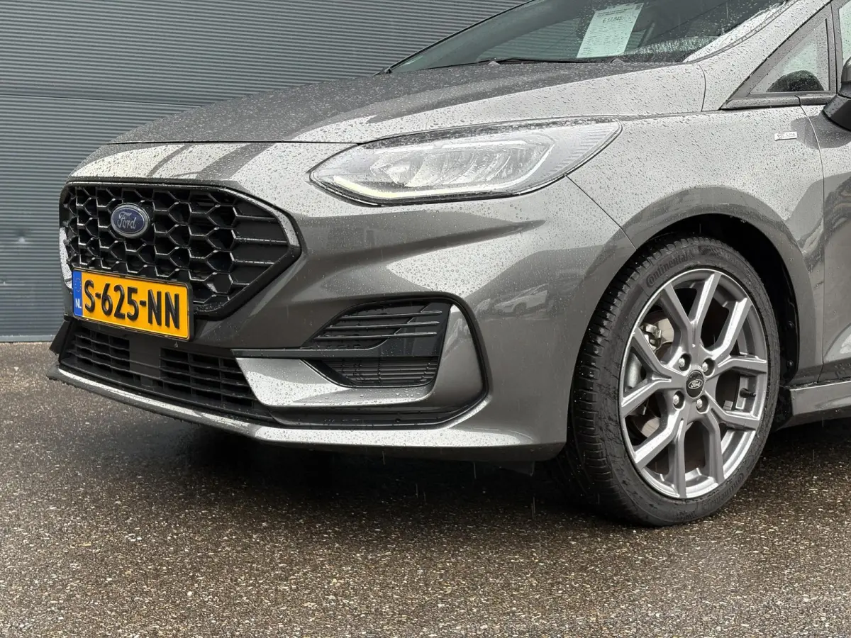 1.0 EcoBoost Hybrid ST-Line X | VOLLEDIG DEALER ONDERHOUDEN | WINTER PACK | CAMERA | ADAPTIVE CRUISE CONTROL | NAVI | LMV |