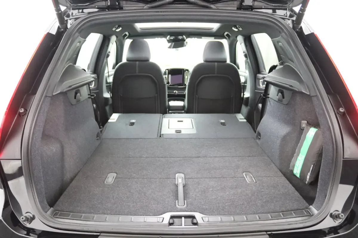 2.0 B4 Plus Dark | Panoramadak | Trekhaak | 19 inch velgen | Elektrisch Verstelbare Stoelen |