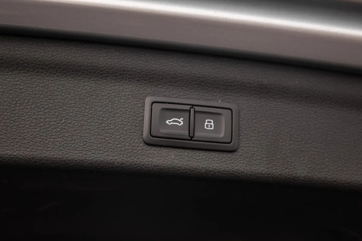 45 TFSI e edition VIRTUAL COCKPIT / CRUISE CONTROLE / AIRCO / BRUIN LEER / PHEV