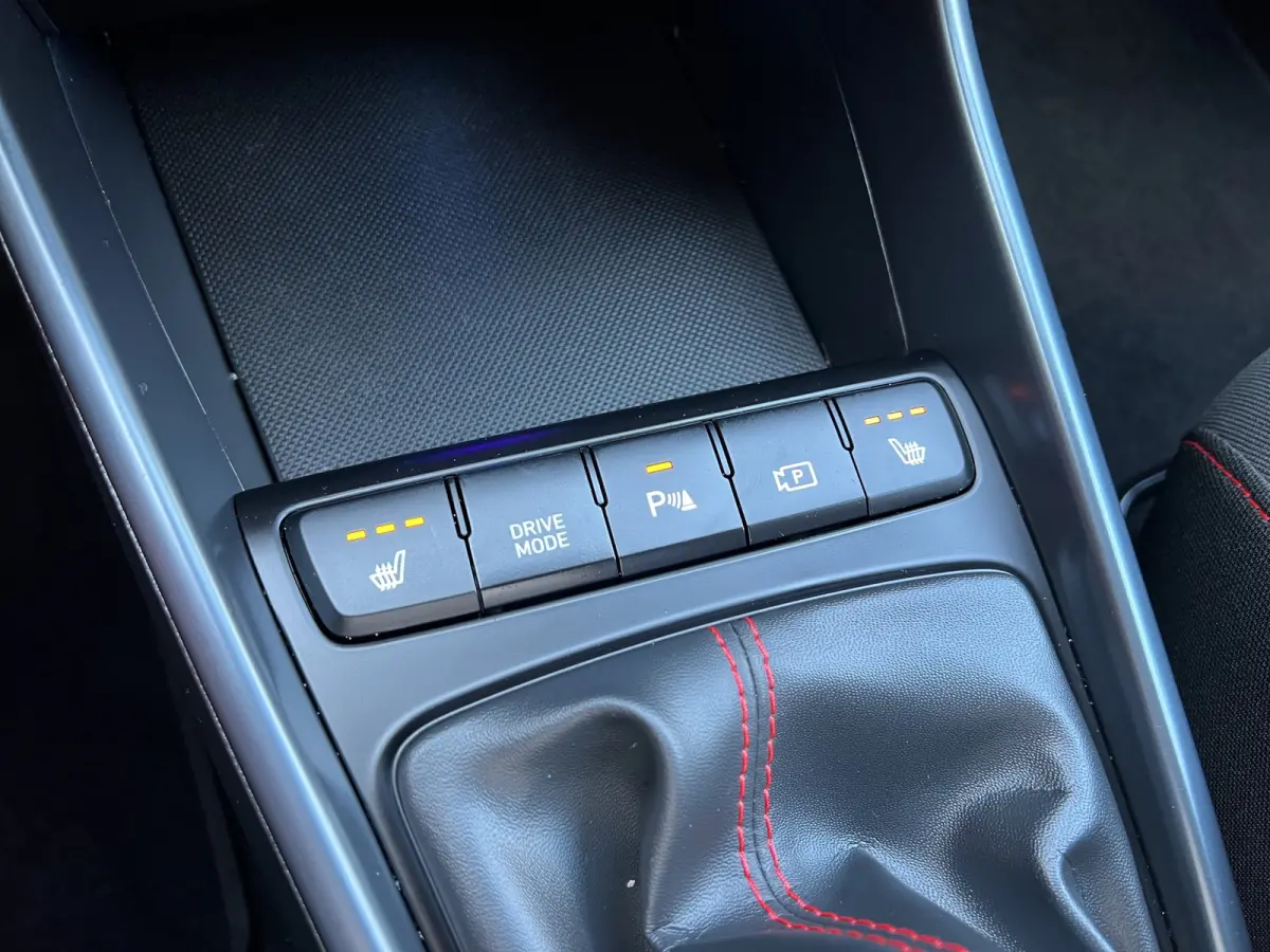 1.0 T-GDI 100pk N-Line | Camera | Carplay | Premium audio | Cruise controle | Navigatie | 17'' velgen | Dodehoek detectie | Parkeersensoren