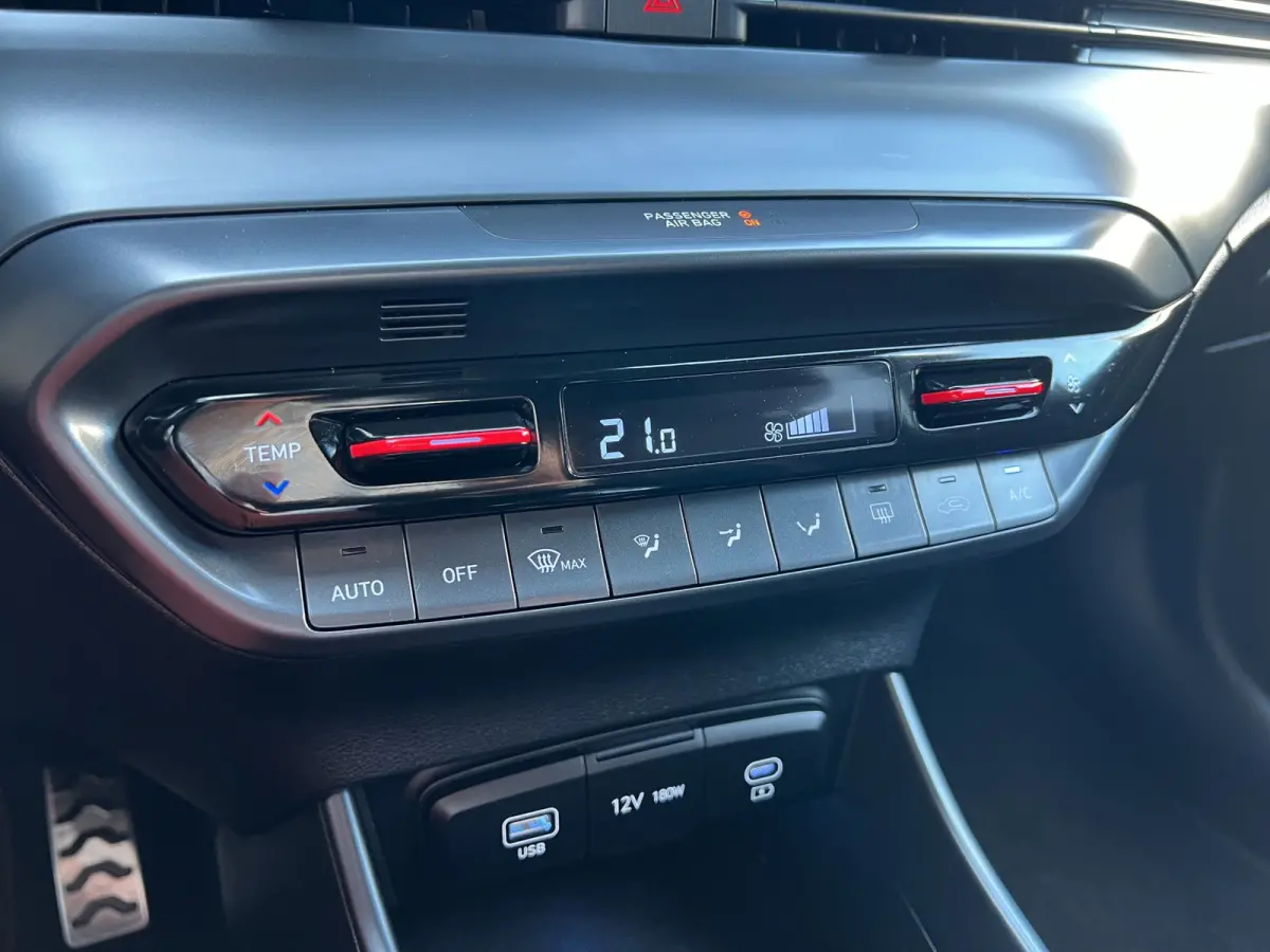 1.0 T-GDI 100pk N-Line | Camera | Carplay | Premium audio | Cruise controle | Navigatie | 17'' velgen | Dodehoek detectie | Parkeersensoren