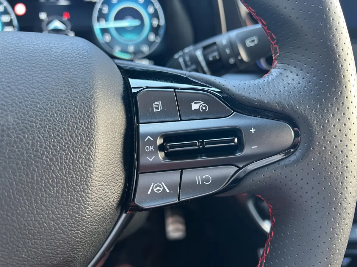 1.0 T-GDI 100pk N-Line | Camera | Carplay | Premium audio | Cruise controle | Navigatie | 17'' velgen | Dodehoek detectie | Parkeersensoren