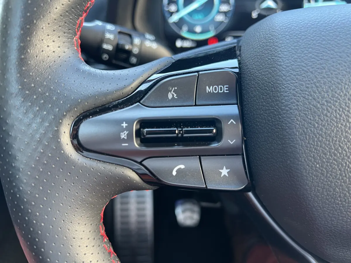 1.0 T-GDI 100pk N-Line | Camera | Carplay | Premium audio | Cruise controle | Navigatie | 17'' velgen | Dodehoek detectie | Parkeersensoren