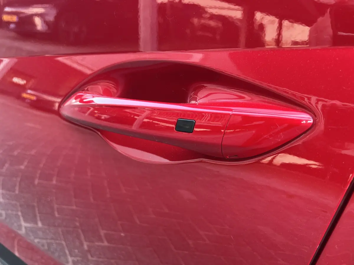 1.0 T-GDI 100pk N-Line | Camera | Carplay | Premium audio | Cruise controle | Navigatie | 17'' velgen | Dodehoek detectie | Parkeersensoren