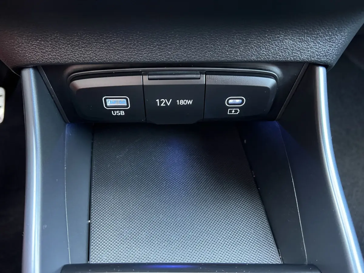 1.0 T-GDI 100pk N-Line | Camera | Carplay | Premium audio | Cruise controle | Navigatie | 17'' velgen | Dodehoek detectie | Parkeersensoren