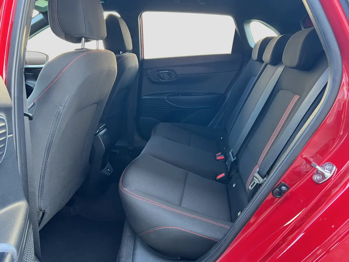 1.0 T-GDI 100pk N-Line | Camera | Carplay | Premium audio | Cruise controle | Navigatie | 17'' velgen | Dodehoek detectie | Parkeersensoren