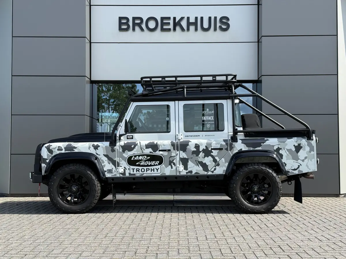 TROPHY 2 Works V8 1of4 | 1 of 4 LHD Defender Trophy 2 Crew Cab | WARN |