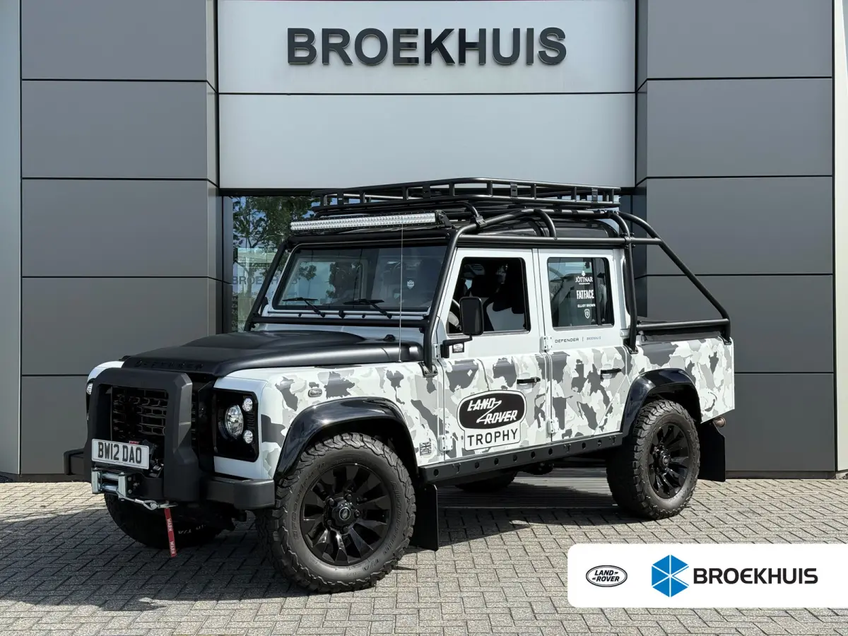 TROPHY 2 Works V8 1of4 | 1 of 4 LHD Defender Trophy 2 Crew Cab | WARN |