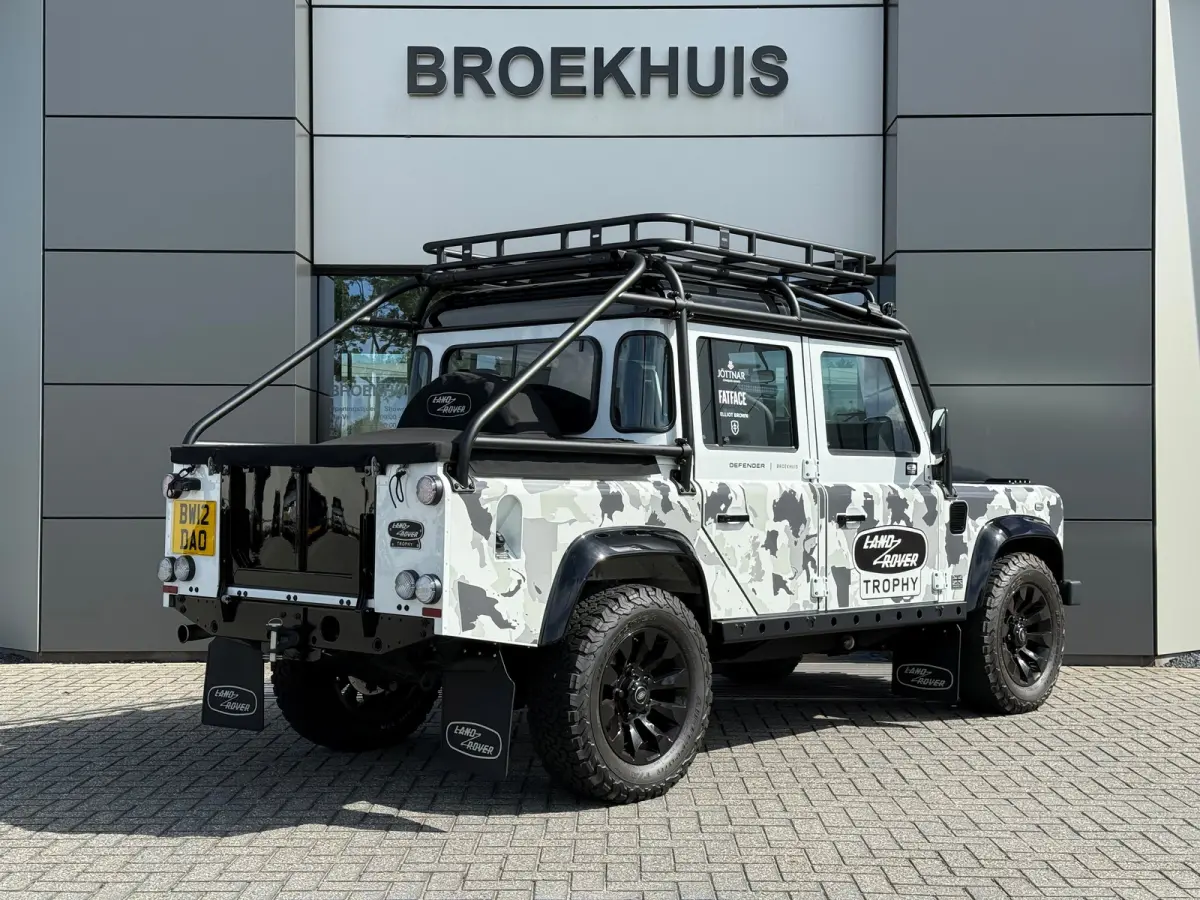 TROPHY 2 Works V8 1of4 | 1 of 4 LHD Defender Trophy 2 Crew Cab | WARN |