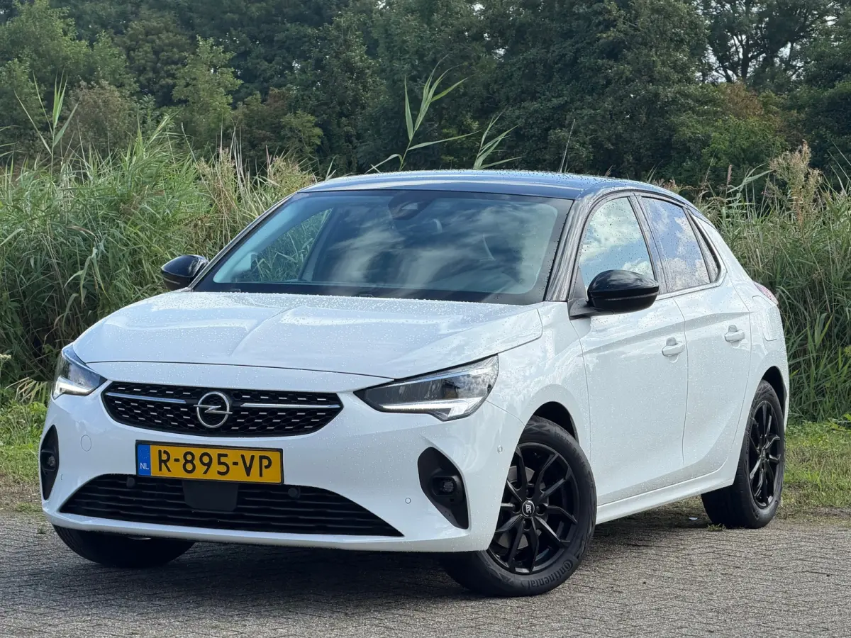 1.2 GS Line - Summit White/Marvel Black - Carplay/DAB+/Camera