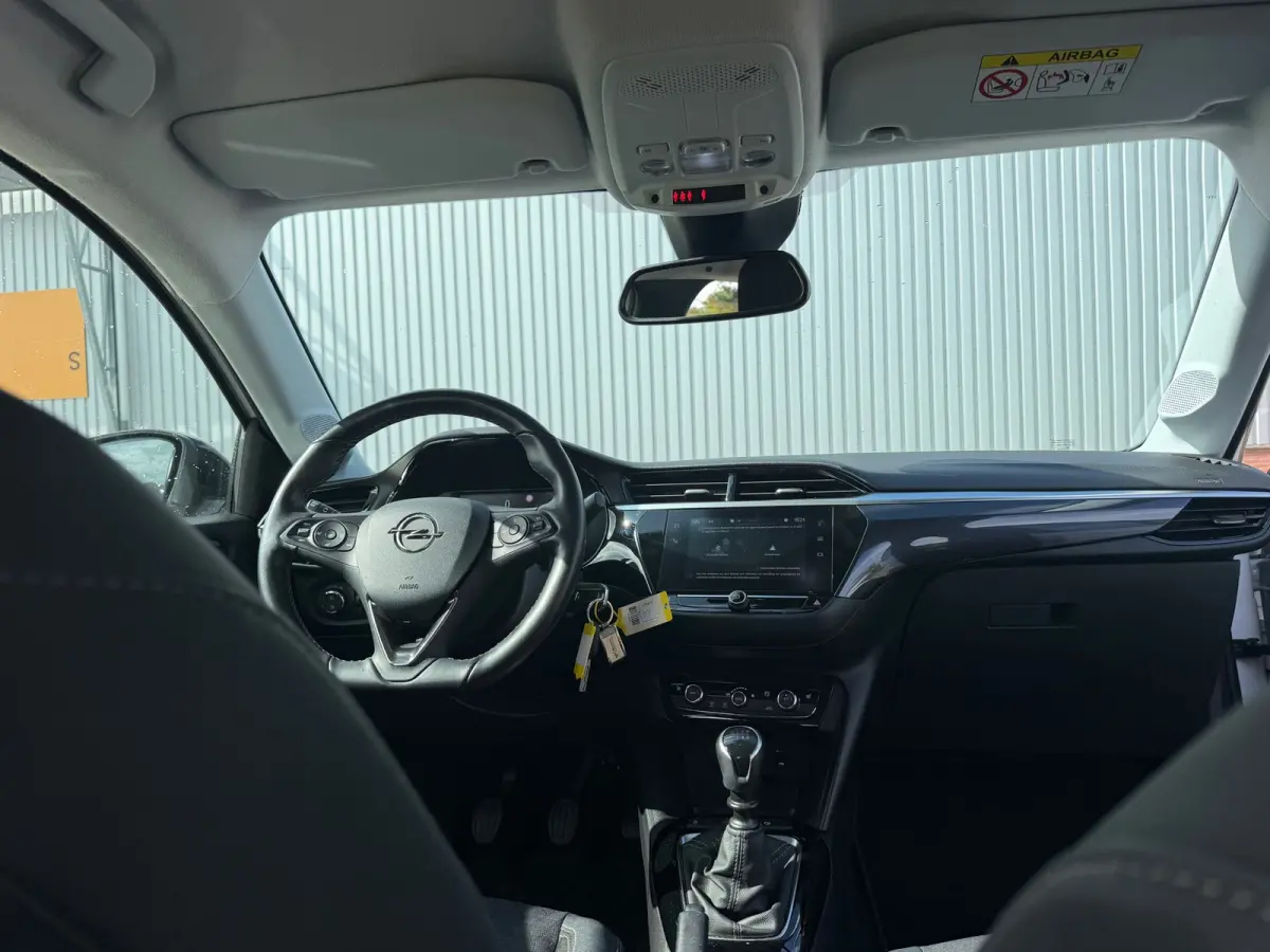 1.2 GS Line - Summit White/Marvel Black - Carplay/DAB+/Camera