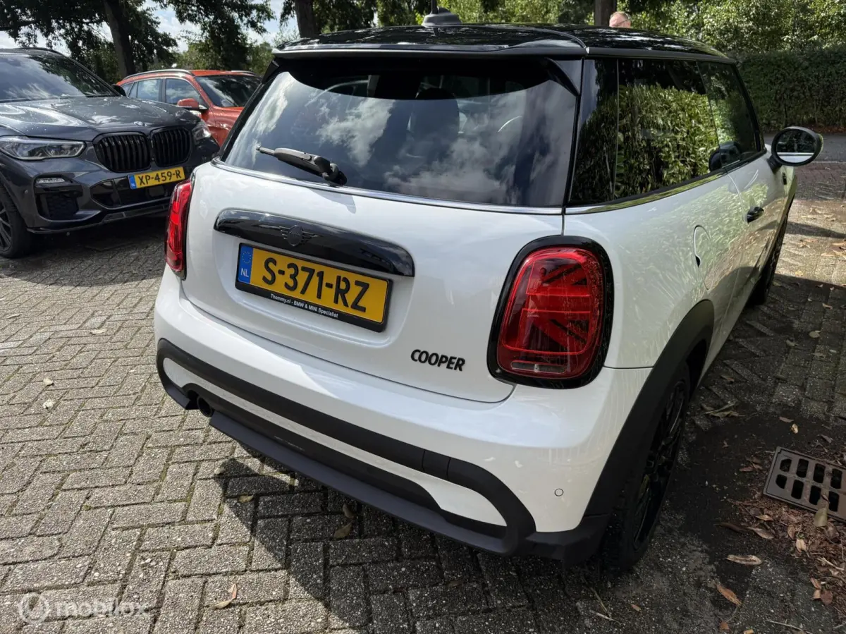 1.5 Cooper Camden Plus Edition BTW auto!