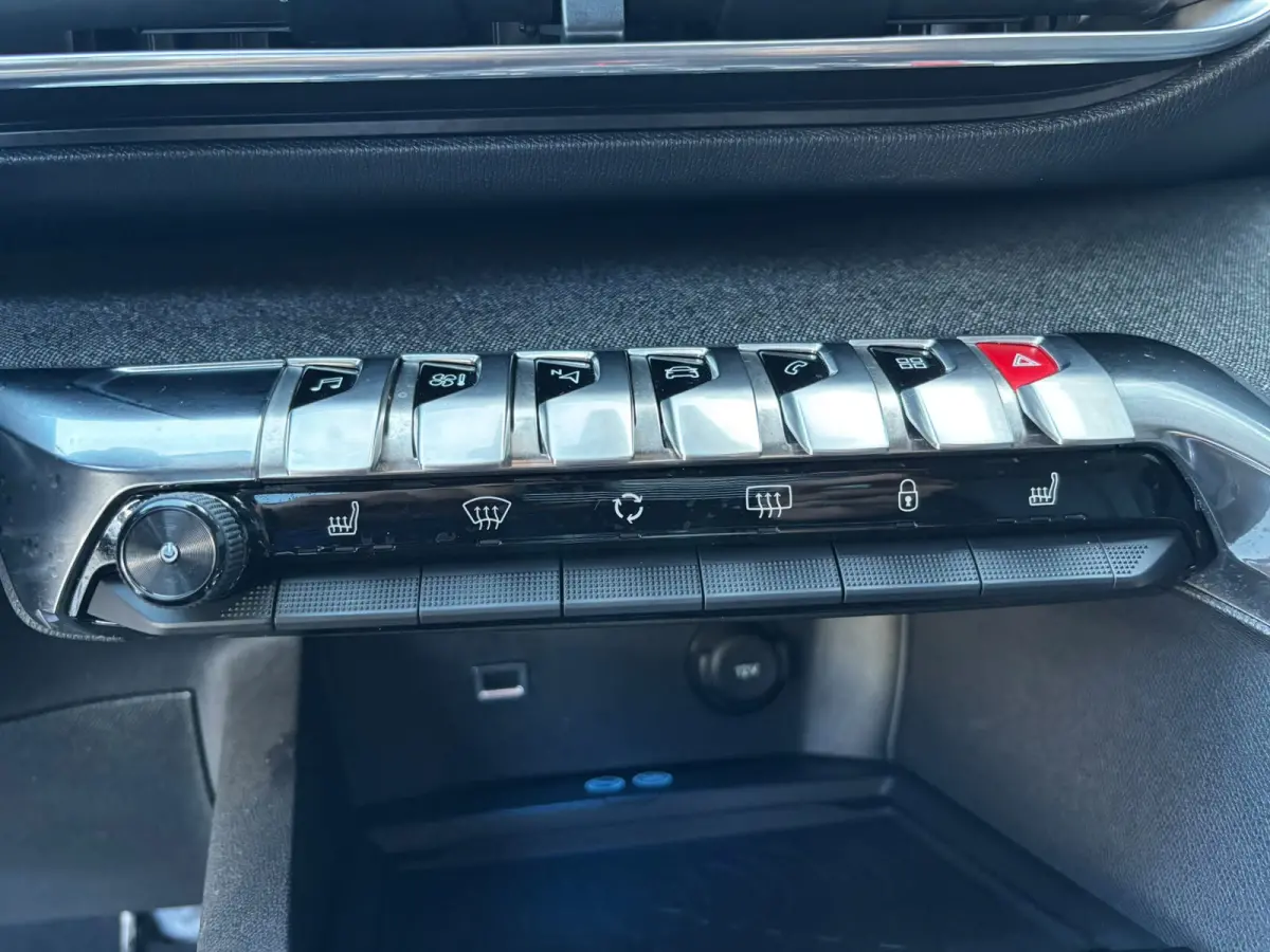 1.2 PureTech Allure CARPLAY|NWE DISTRIBUTIERIEM|LEDER|PDC|KEYLESS|NAVI|NWE APK