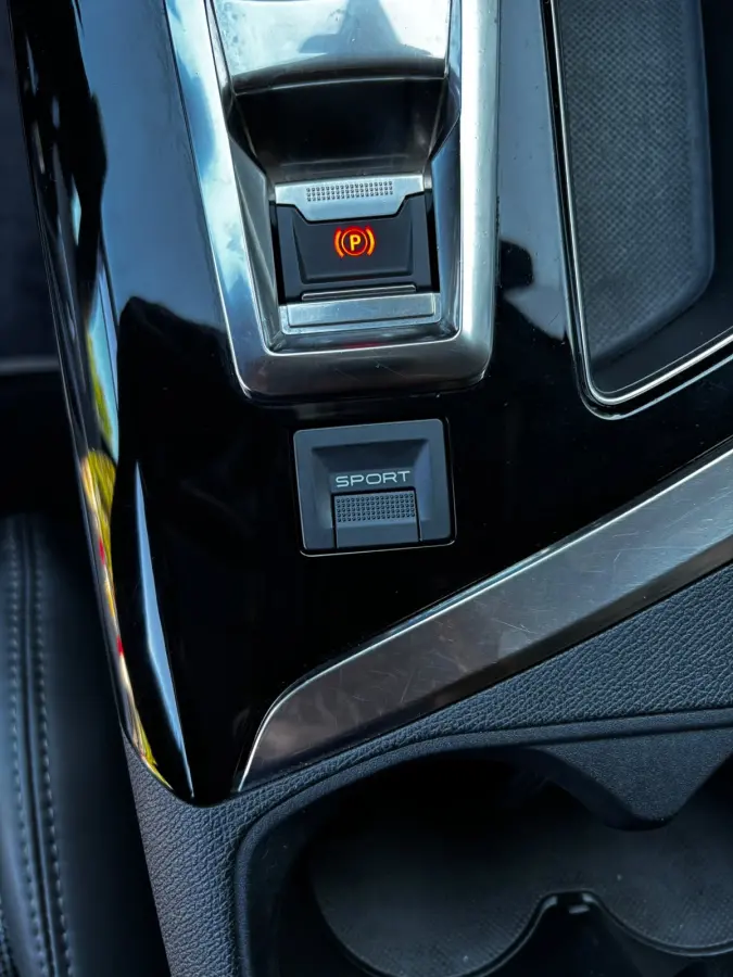 1.2 PureTech Allure CARPLAY|NWE DISTRIBUTIERIEM|LEDER|PDC|KEYLESS|NAVI|NWE APK
