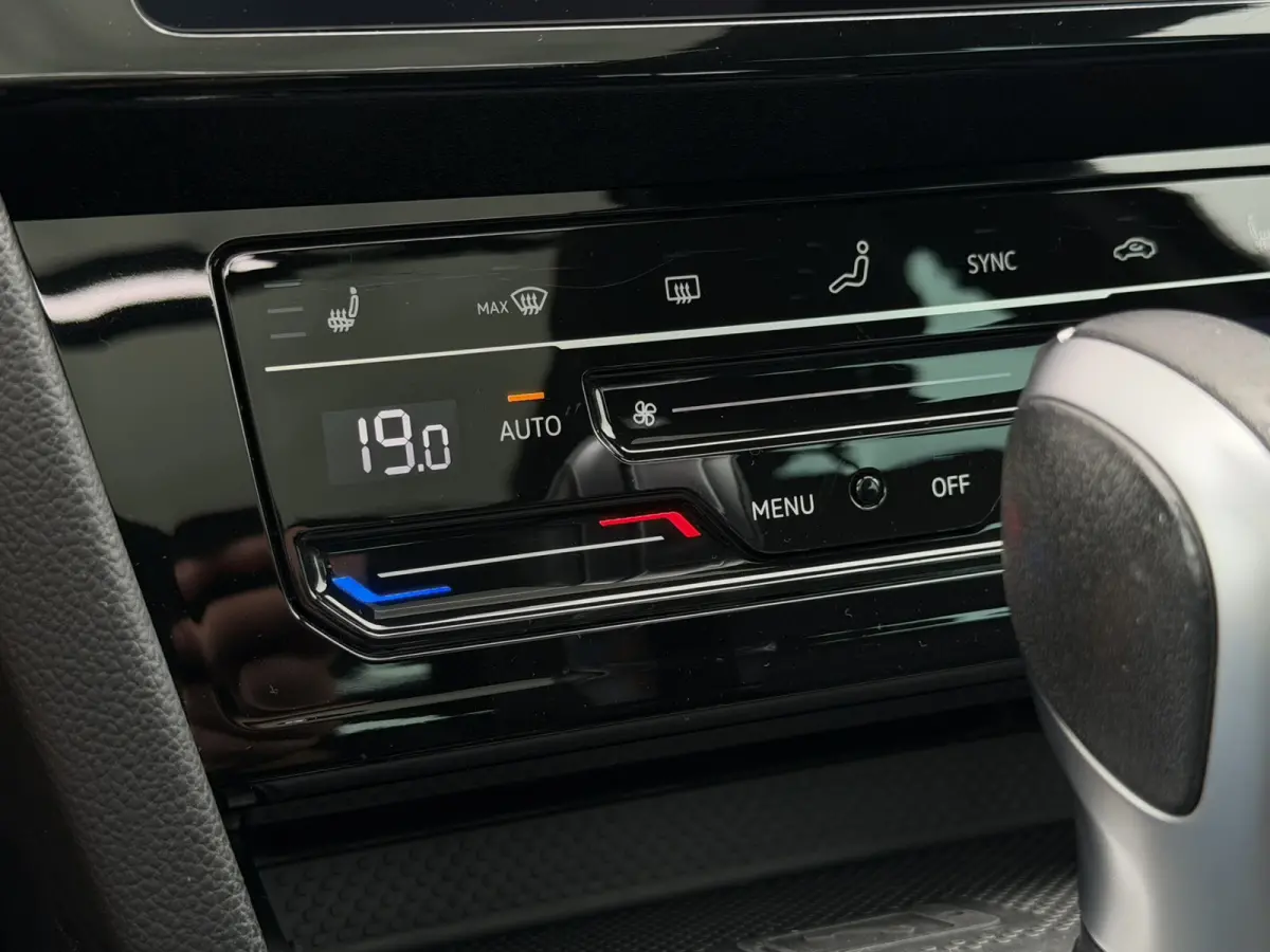 1.4 TSI PHEV GTE Business | Pano | Carplay | LED | Camera | Navi | LED
