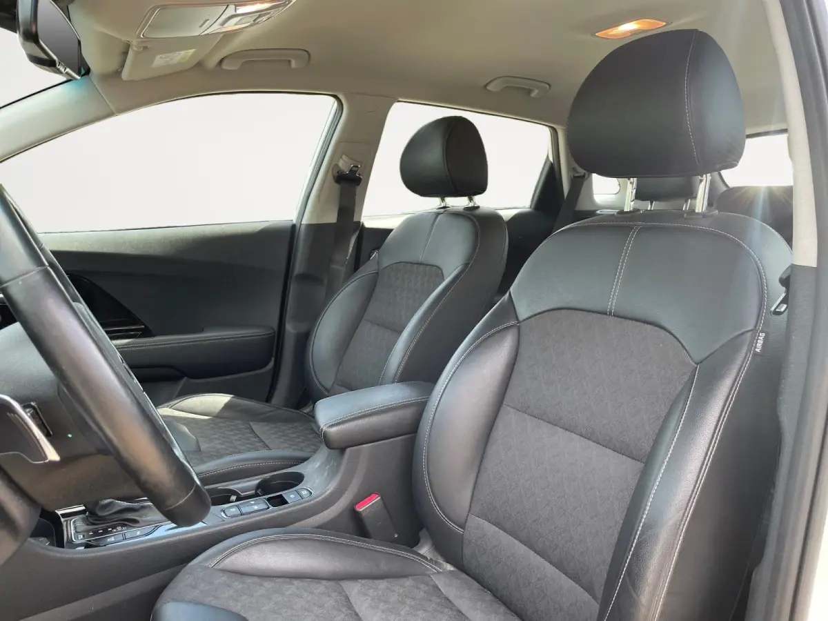 1.6 GDi PHEV DynamicLine | Climate control | Adaptive cruise control | Stoel + stuur verwarming