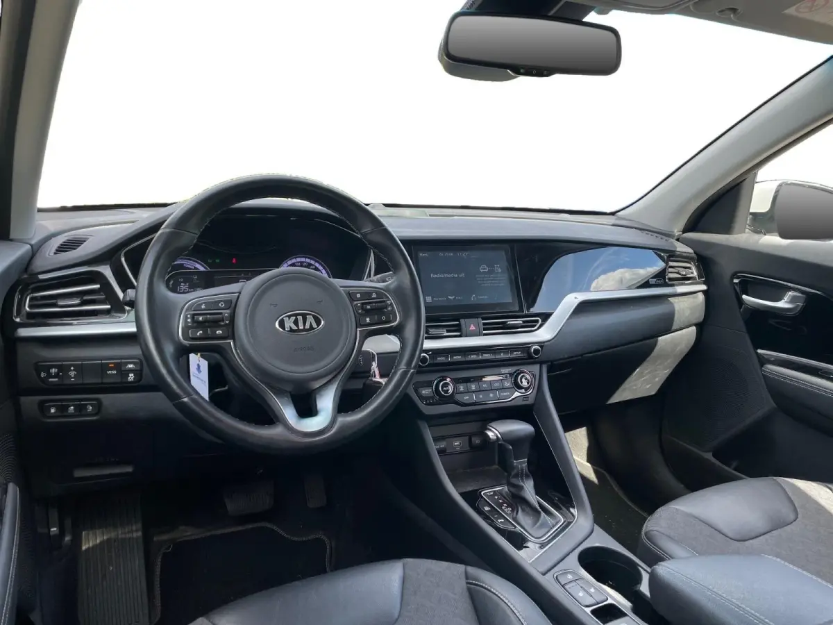 1.6 GDi PHEV DynamicLine | Climate control | Adaptive cruise control | Stoel + stuur verwarming