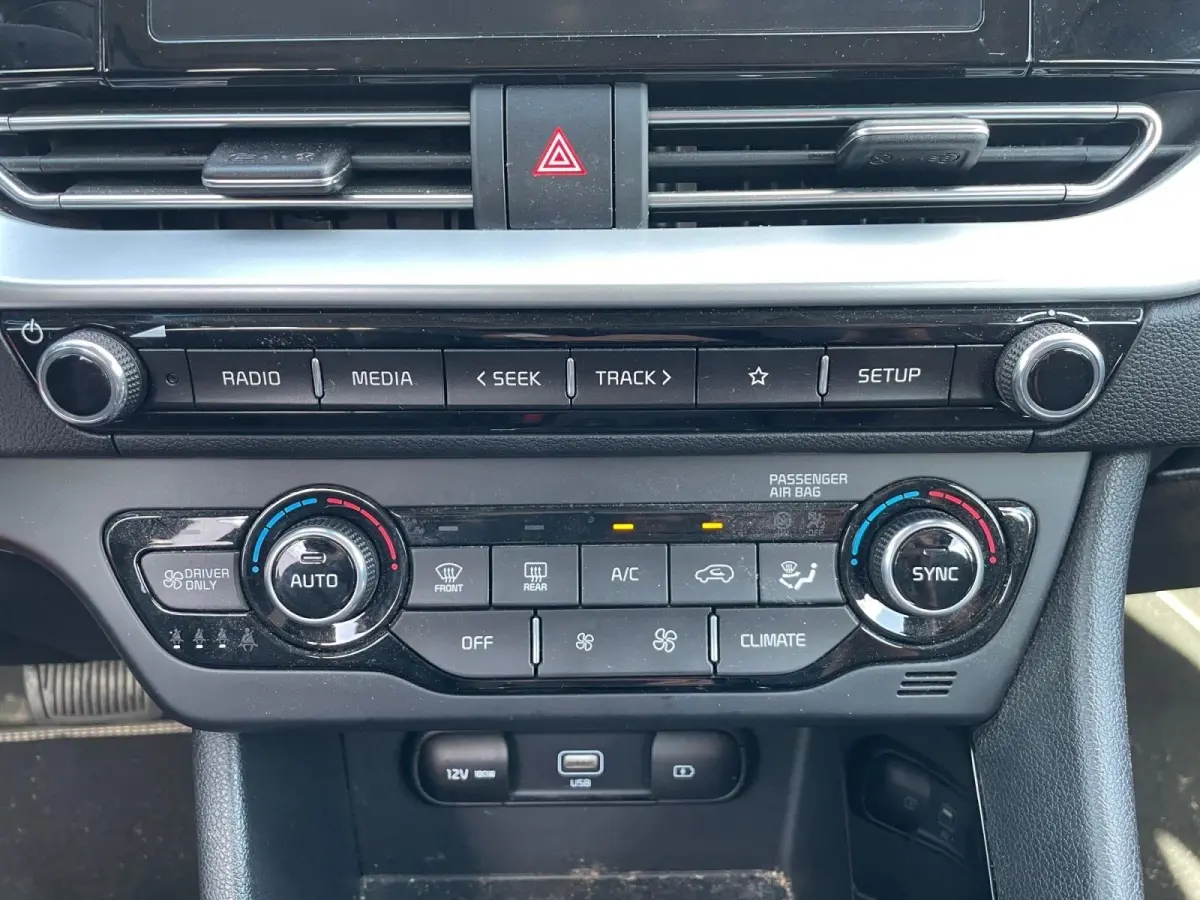 1.6 GDi PHEV DynamicLine | Climate control | Adaptive cruise control | Stoel + stuur verwarming