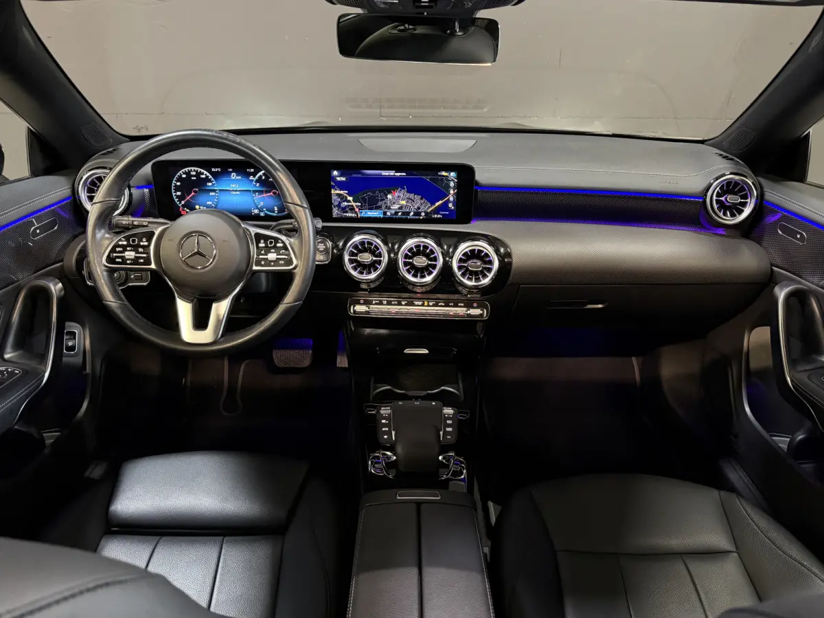 180 Luxury Line | Panoramadak | Leder | Camera | Sfeerverlichting