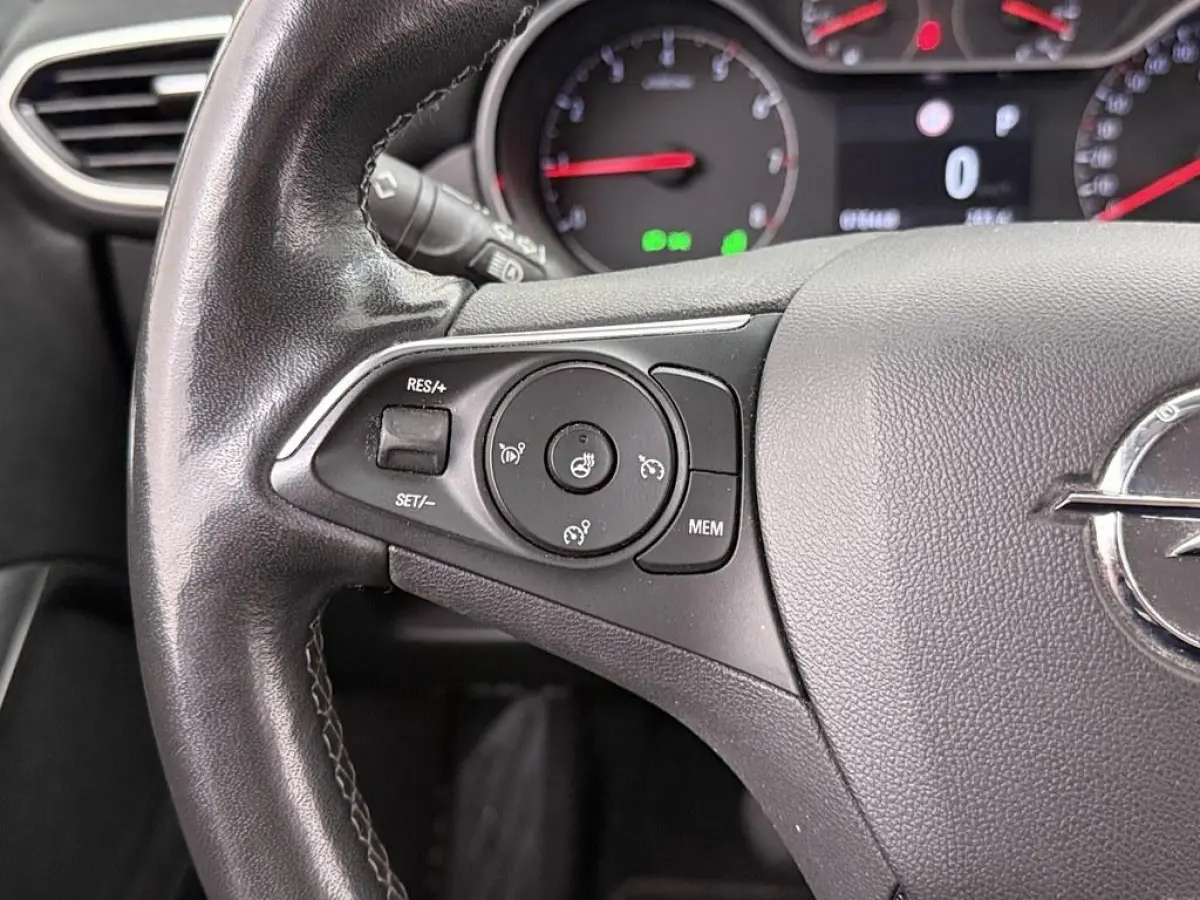 1.2T 130pk Automaat Ultimate Trekhaak/Alcantara/ 4S.Banden/Winterpakket/Camera/Nav/Keyless