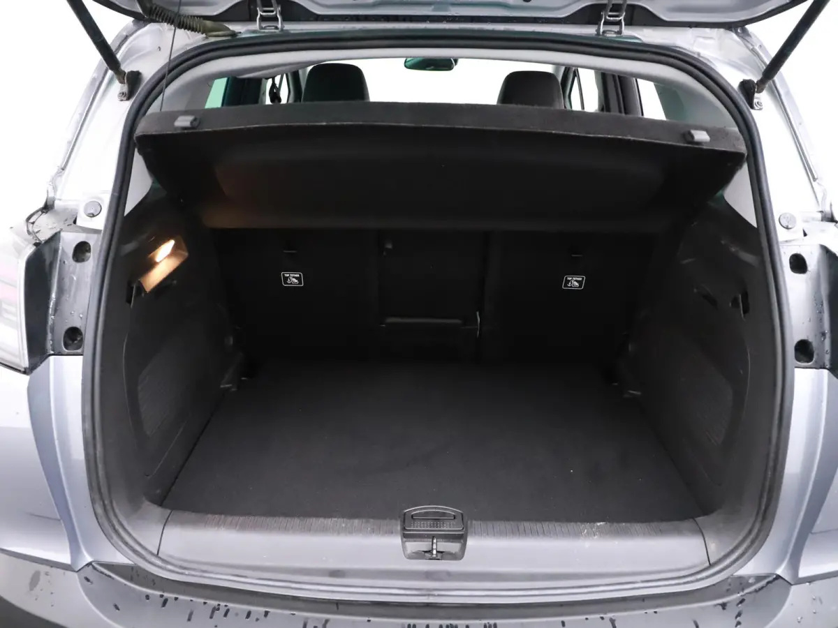 1.2T 130pk Automaat Ultimate Trekhaak/Alcantara/ 4S.Banden/Winterpakket/Camera/Nav/Keyless