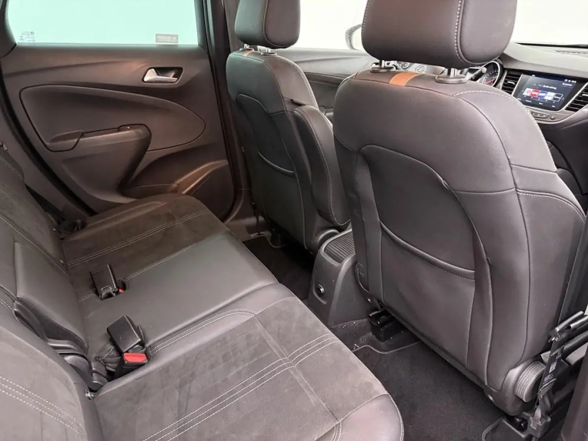 1.2T 130pk Automaat Ultimate Trekhaak/Alcantara/ 4S.Banden/Winterpakket/Camera/Nav/Keyless