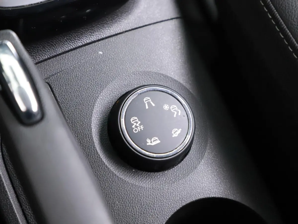 1.2T 130pk Automaat Ultimate Trekhaak/Alcantara/ 4S.Banden/Winterpakket/Camera/Nav/Keyless