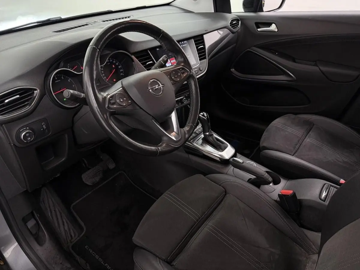 1.2T 130pk Automaat Ultimate Trekhaak/Alcantara/ 4S.Banden/Winterpakket/Camera/Nav/Keyless
