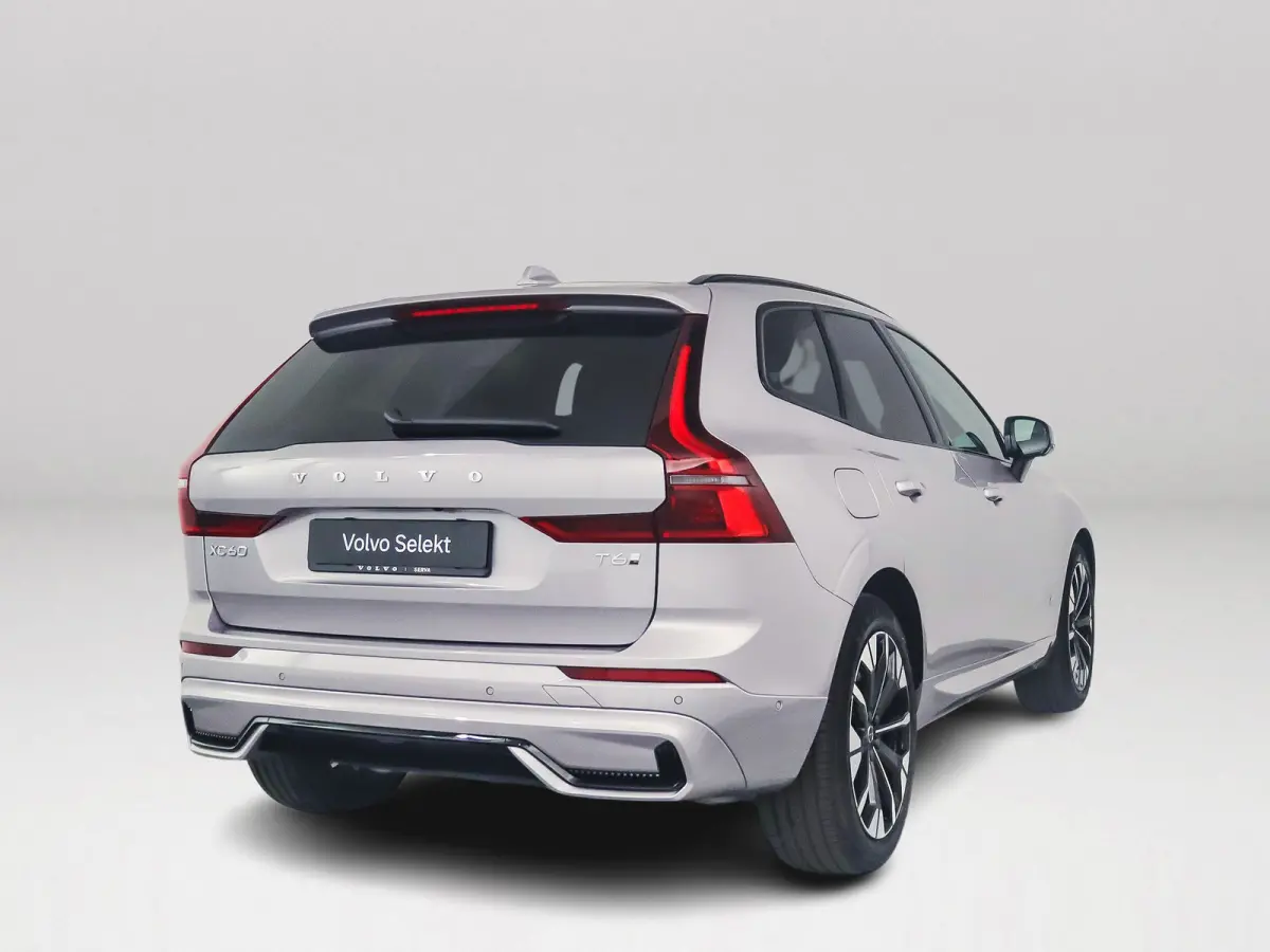 T6 Plug-in hybrid AWD Ultra Dark | SOH 100% | Panoramadak | 360° camera | Luchtvering | Head-up display | Luchtvering | Stoel- en stuurverwarming | Trekhaak