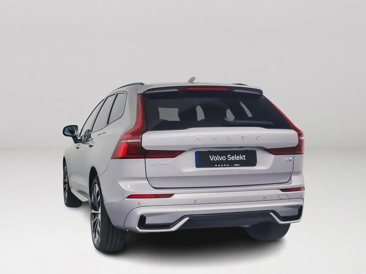 T6 Plug-in hybrid AWD Ultra Dark | SOH 100% | Panoramadak | 360° camera | Luchtvering | Head-up display | Luchtvering | Stoel- en stuurverwarming | Trekhaak