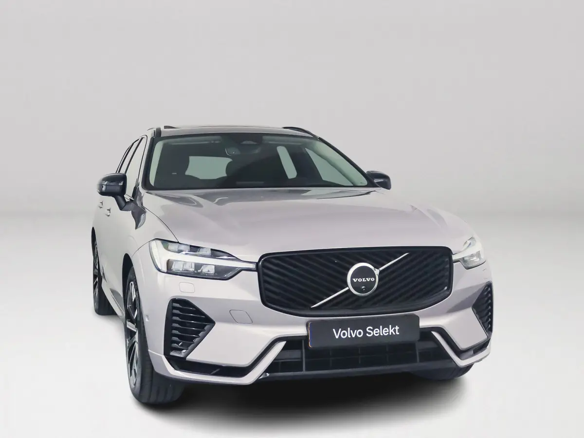 T6 Plug-in hybrid AWD Ultra Dark | SOH 100% | Panoramadak | 360° camera | Luchtvering | Head-up display | Luchtvering | Stoel- en stuurverwarming | Trekhaak