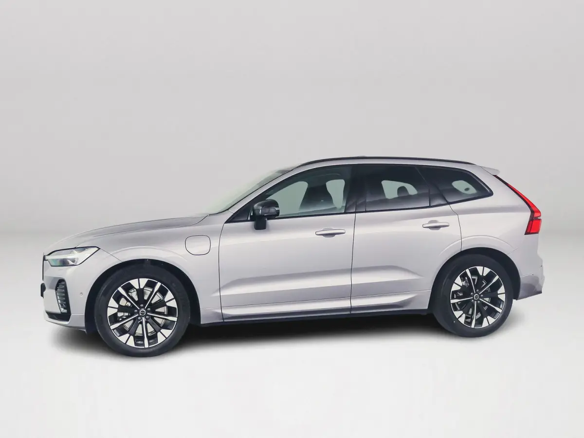 T6 Plug-in hybrid AWD Ultra Dark | SOH 100% | Panoramadak | 360° camera | Luchtvering | Head-up display | Luchtvering | Stoel- en stuurverwarming | Trekhaak