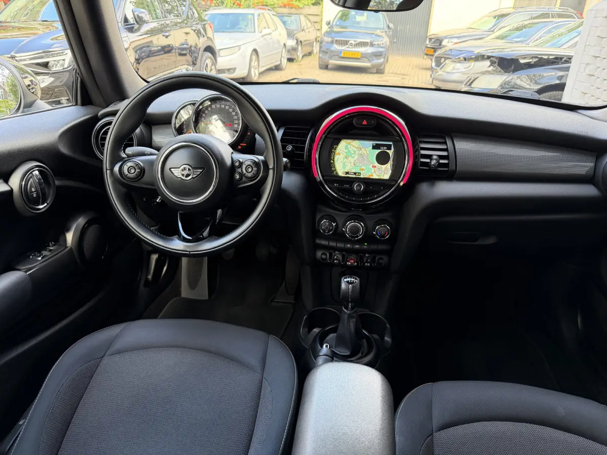 1.5 Cooper Business Navigatie Dealeronderhouden Cruise control
