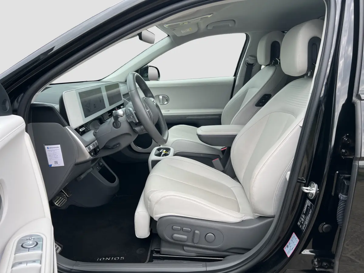 Lounge AWD 73kWh 305pk | SOH 100% | Carplay | Adaptive cruise controle | 360 graden camera | Elektrische achterklep | Dodehoek detectie | Bestuurdersstoel met geheugen | Head-up display | 20