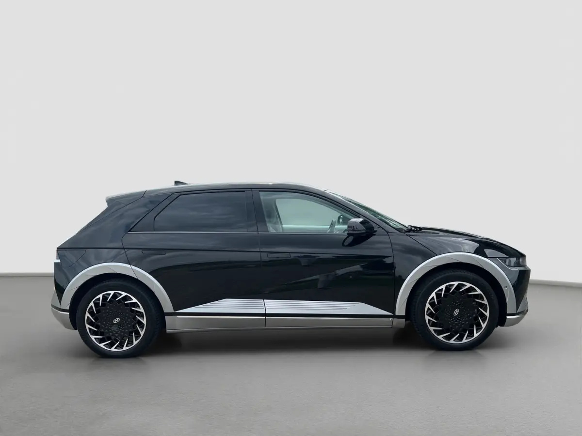 Lounge AWD 73kWh 305pk | SOH 100% | Carplay | Adaptive cruise controle | 360 graden camera | Elektrische achterklep | Dodehoek detectie | Bestuurdersstoel met geheugen | Head-up display | 20