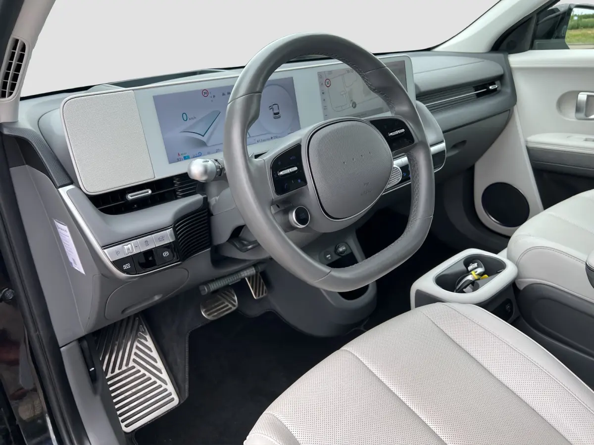 Lounge AWD 73kWh 305pk | SOH 100% | Carplay | Adaptive cruise controle | 360 graden camera | Elektrische achterklep | Dodehoek detectie | Bestuurdersstoel met geheugen | Head-up display | 20