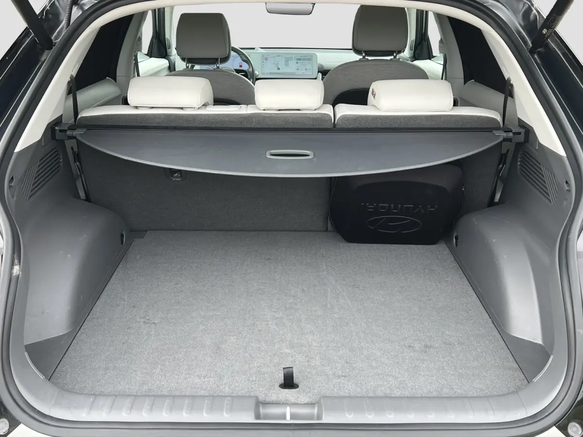 Lounge AWD 73kWh 305pk | SOH 100% | Carplay | Adaptive cruise controle | 360 graden camera | Elektrische achterklep | Dodehoek detectie | Bestuurdersstoel met geheugen | Head-up display | 20